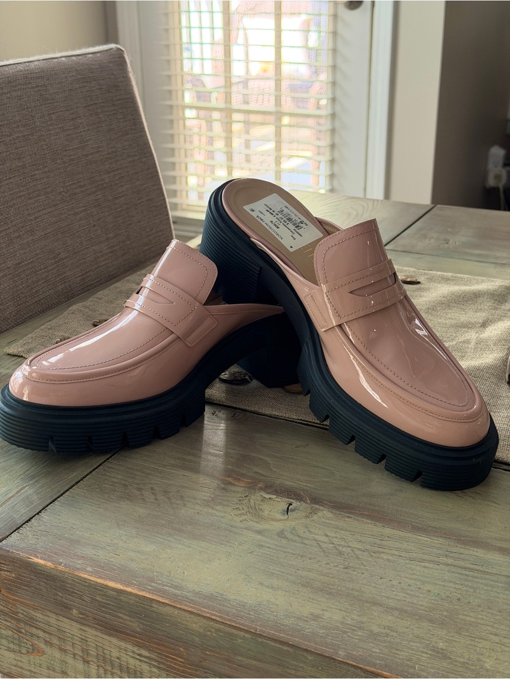 NWT Stuart Weitzman Blush Pink
Patent Leather Platform
Loafer Mule Size 11.5